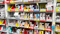 薬局トモズ上野毛店の薬棚