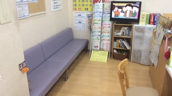 ウエルシア薬局　西宮今津店の内観