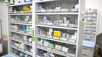 とちぎ薬局　岡本店の薬棚
