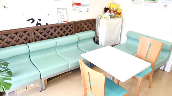 あけぼの薬局　千里丘店の待合スペース