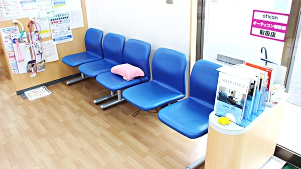 あさひ薬局の待合スペース