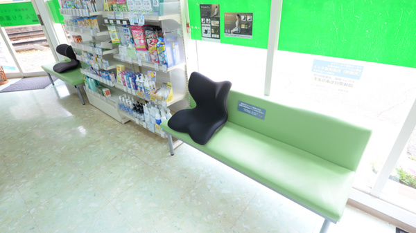 どんぐり薬局　住吉店の待合スペース