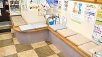 ながつき薬局熱海店の待合スペース