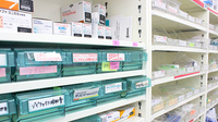 山田調剤薬局　上原店の薬棚