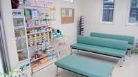 大手薬局　上越店の待合スペース