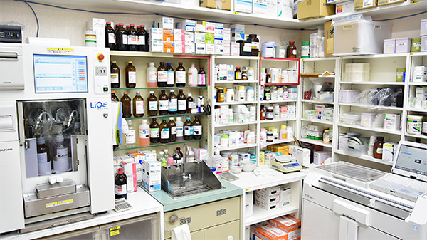 ニューロン薬局　泉佐野店の薬棚