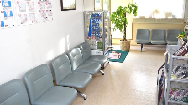 くるみ薬局伊豆高原店の待合スペース