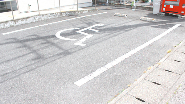 ジャスミン薬局の駐車場