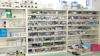 コミネ薬局小俣店の薬棚