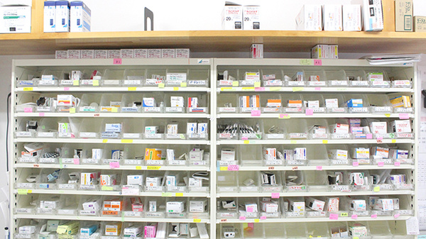 コスモファーマ薬局　足利田中店の薬棚