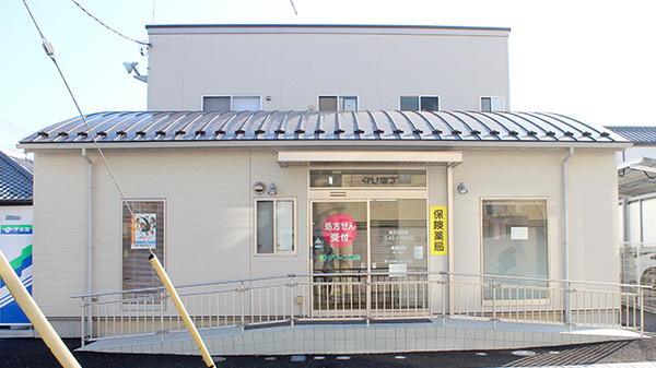 花・花薬局グリーンの入口