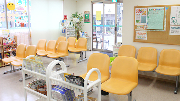そうごう薬局　今市店の待合スペース