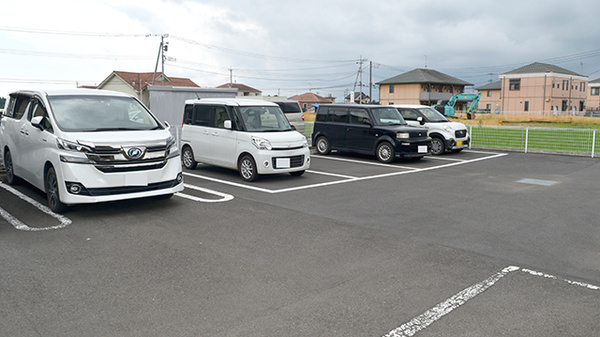 ひまわり薬局　富士見店の駐車場