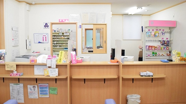 コスモファーマ薬局　扇町店の受付/カウンター