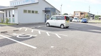 ピノキオファーマシーズ　市貝赤羽店の駐車場
