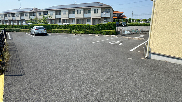 銀星薬局　喜沢店の駐車場