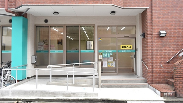 ピノキオファーマシーズ　桜店の入口