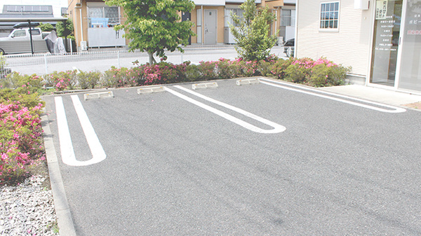 ポピー薬局の駐車場