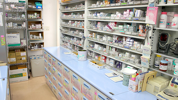あけぼの薬局　新白河店の薬棚