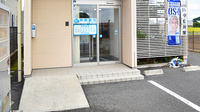 中央薬局　結城店の入口