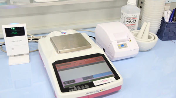 サン薬局　高の原店の調剤器具