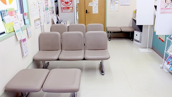 みかん薬局　桶川店の待合スペース