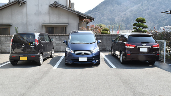 ぼうしや薬局　夢前店の駐車場