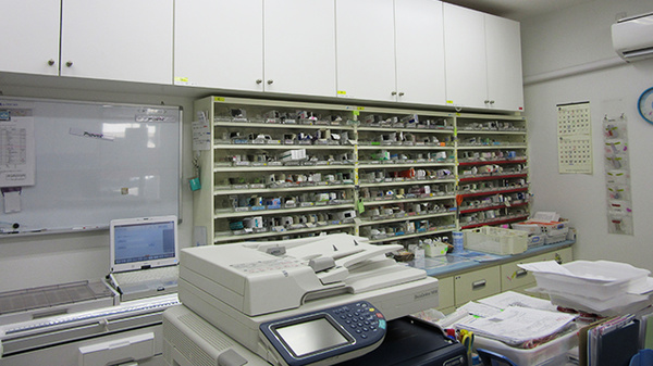 裕生堂薬局　寺塚店の調剤室