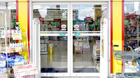 平岡回生堂薬局大矢知店の入口