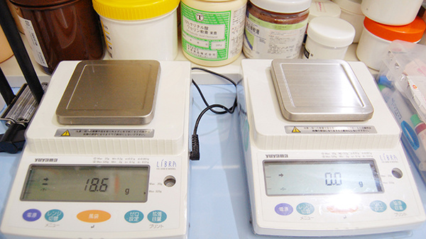 渋谷駅前げんき薬局の調剤器具