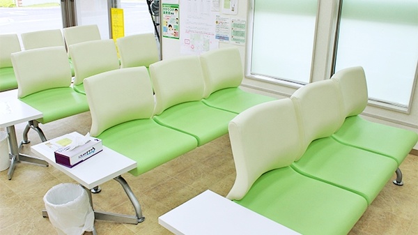 南山堂薬局　駒ケ根店の待合スペース