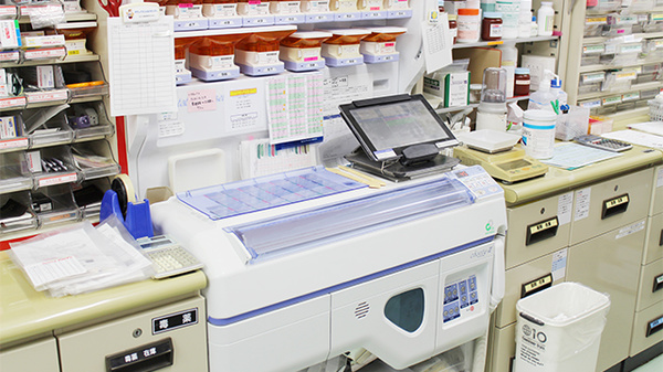南山堂薬局　西同笠店の調剤器具