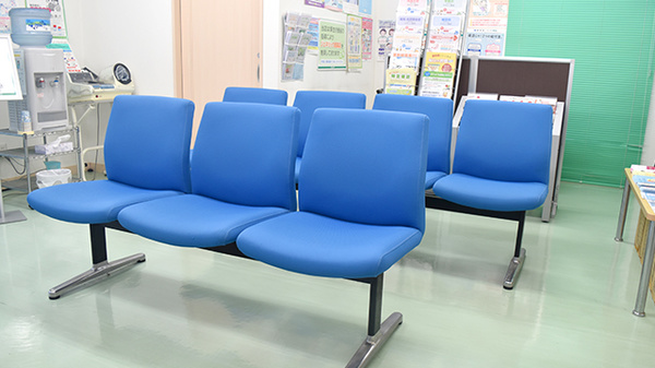 南山堂薬局　西同笠店の待合スペース