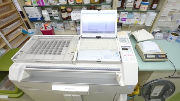 朝日薬局豊田市駅店の調剤器具
