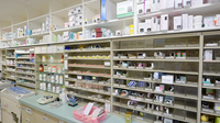 朝日薬局栄生町店の薬棚