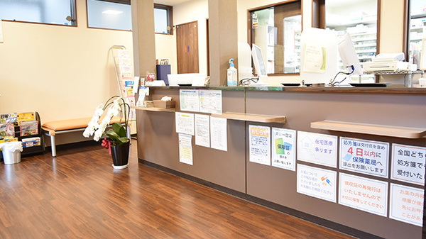 サン薬局　仁川店の受付/カウンター