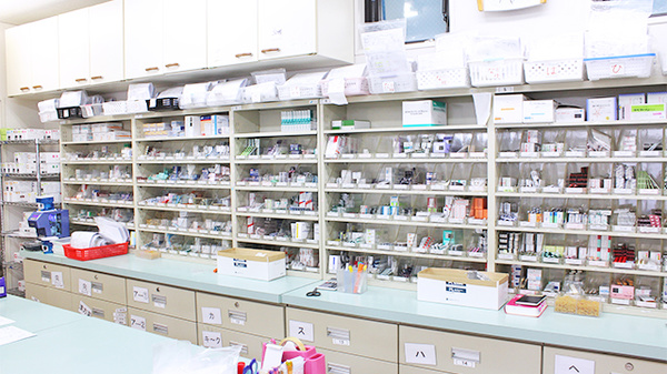大賀薬局　春の町店の調剤室