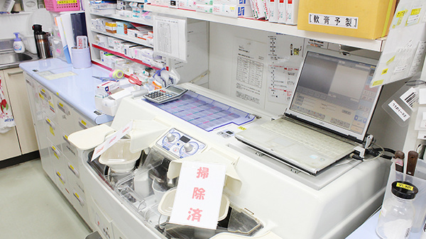 大賀薬局　九大病院東門前店の調剤器具