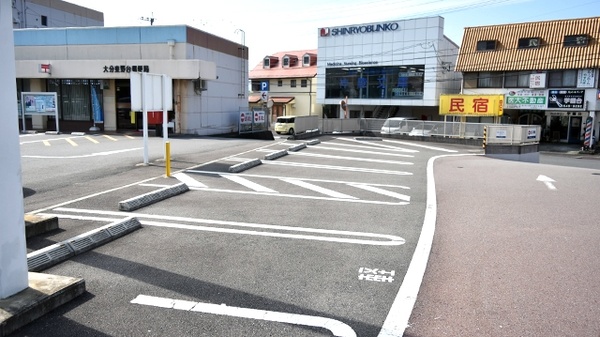 大賀薬局　大分医大前店の駐車場