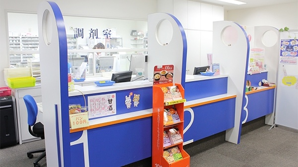大賀薬局　二日市メディカルタウン店の受付/カウンター