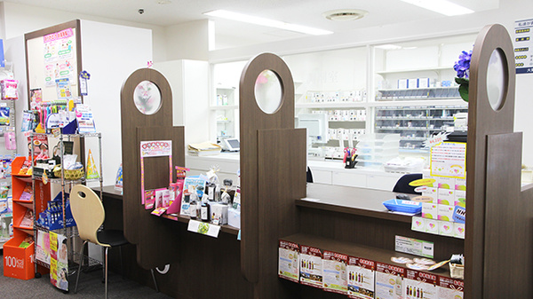 大賀薬局　博多駅南1丁目店の受付/カウンター