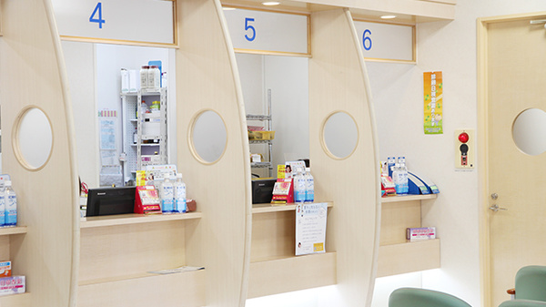 大賀薬局　国分店の受付/カウンター