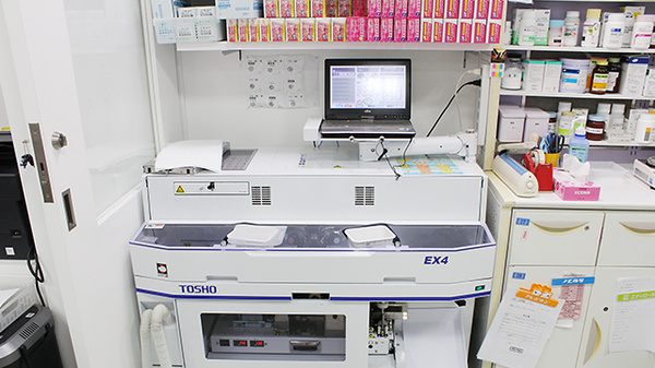 大賀薬局　吉塚駅東口店の調剤器具