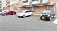 大賀薬局　吉塚駅東口店の駐車場