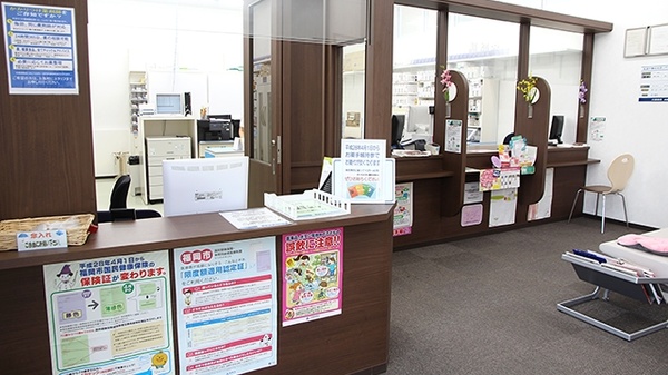 大賀薬局　長尾店の受付/カウンター