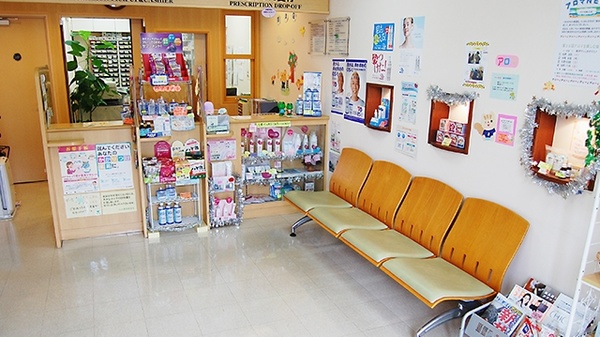 ミント薬局　草津店の待合スペース