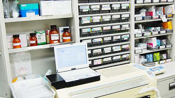 ミント薬局　草津店の薬棚