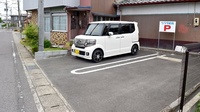 ウラタ薬局　仲町店の駐車場