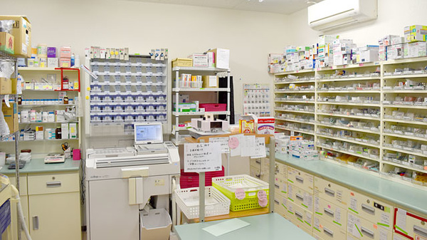 ウラタ薬局　仲町店の調剤室