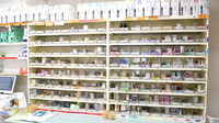たまがき調剤薬局の薬棚